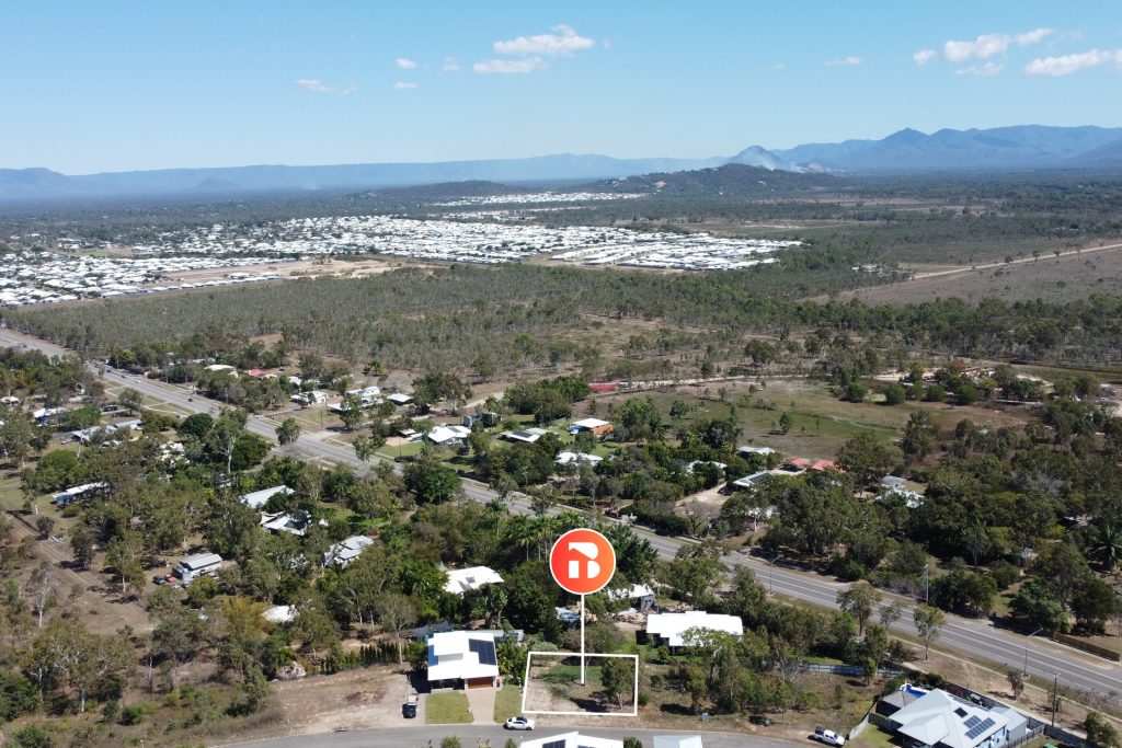 37 Deedes Crescent, Bushland Beach QLD 4818