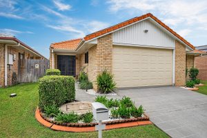 1P0239-Kirwan - Bright Property