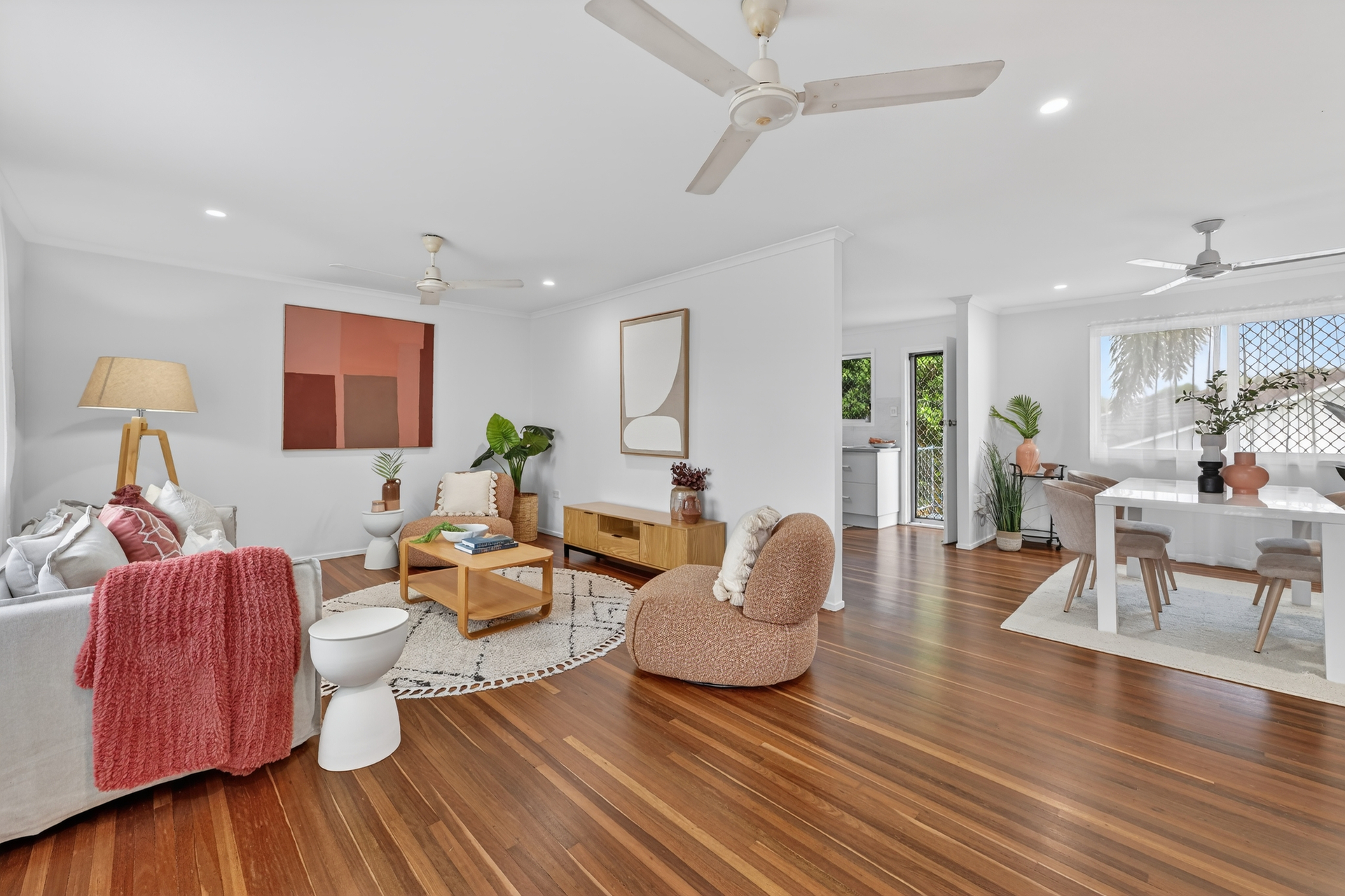 1P0342-Kirwan - Bright Property