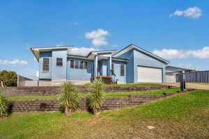 178294720667276333-rsd - Bright Property 49 Deedes Crescent, Bushland Beach, QLD 4818