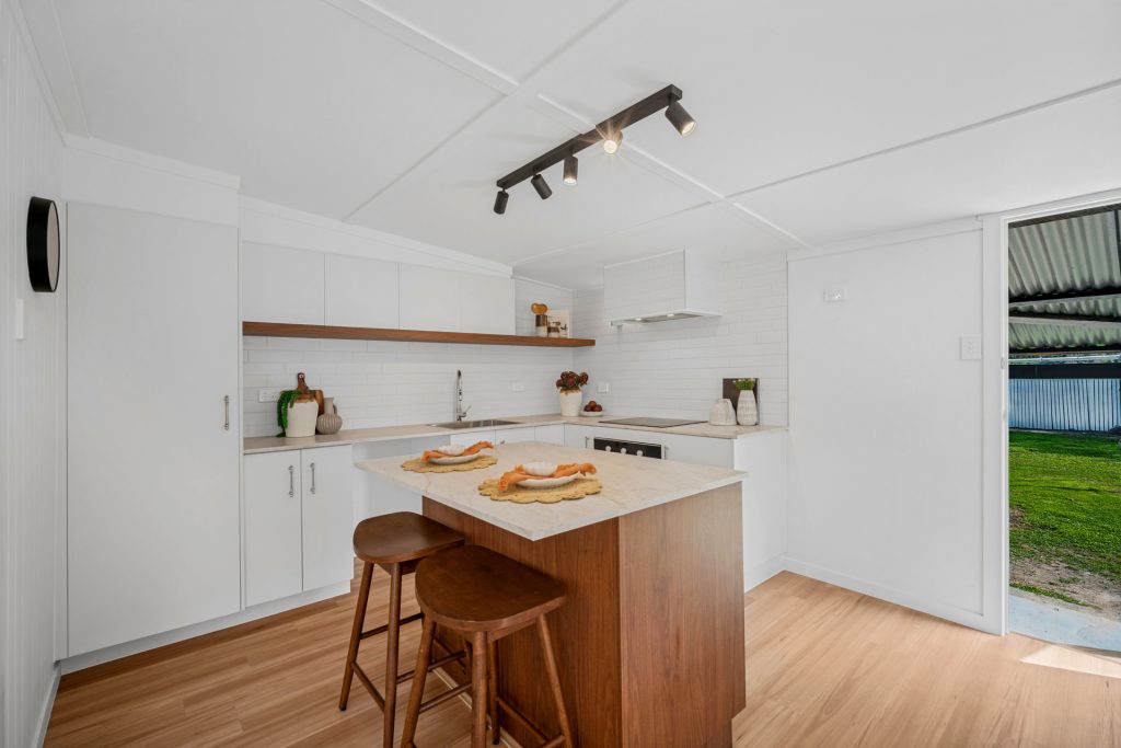 25 Seventh Street, Railway Estate, QLD 4810