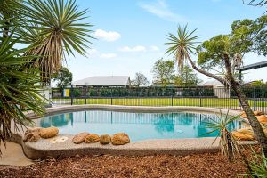 27 Beach Oak Drive, Mount Low, QLD 4818