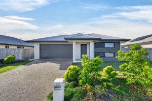 59 Pepperbush Circuit, Mount Low, QLD 4818
