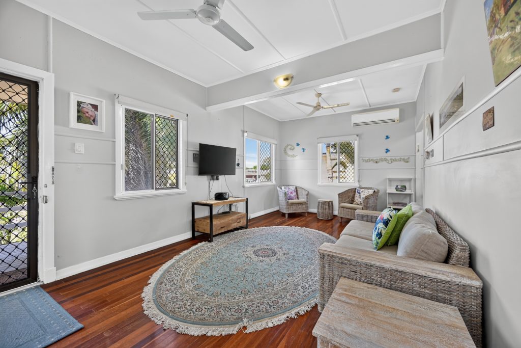 #image_title